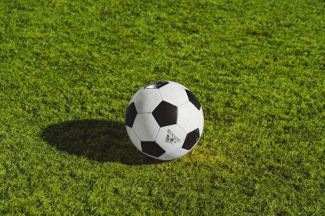 Minutele jucătorilor români se reduc în Superliga. Universitatea Cluj, printre puținele echipe care mențin regula!