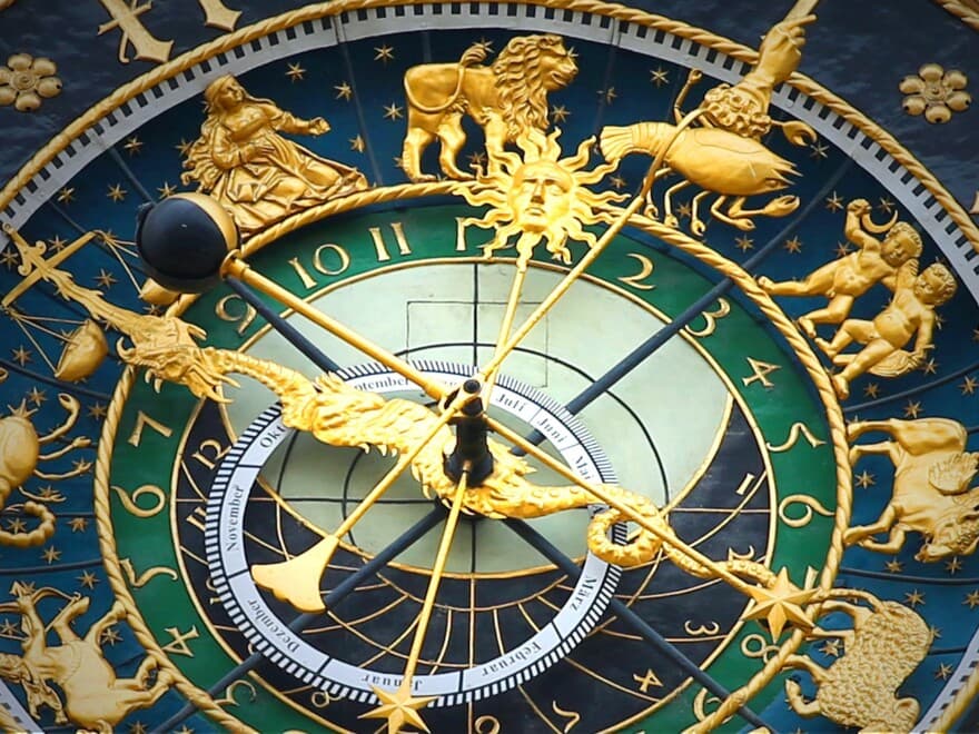 Alegeri cruciale și introspecție. Ce rezervă astrele fiecărei zodii în acest final de lună?