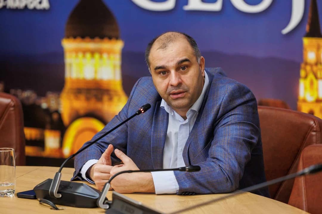 Dan Tarcea, PNL Cluj-Napoca - Implementarea referendumului pentru 300 de parlamentari este necesară în România!