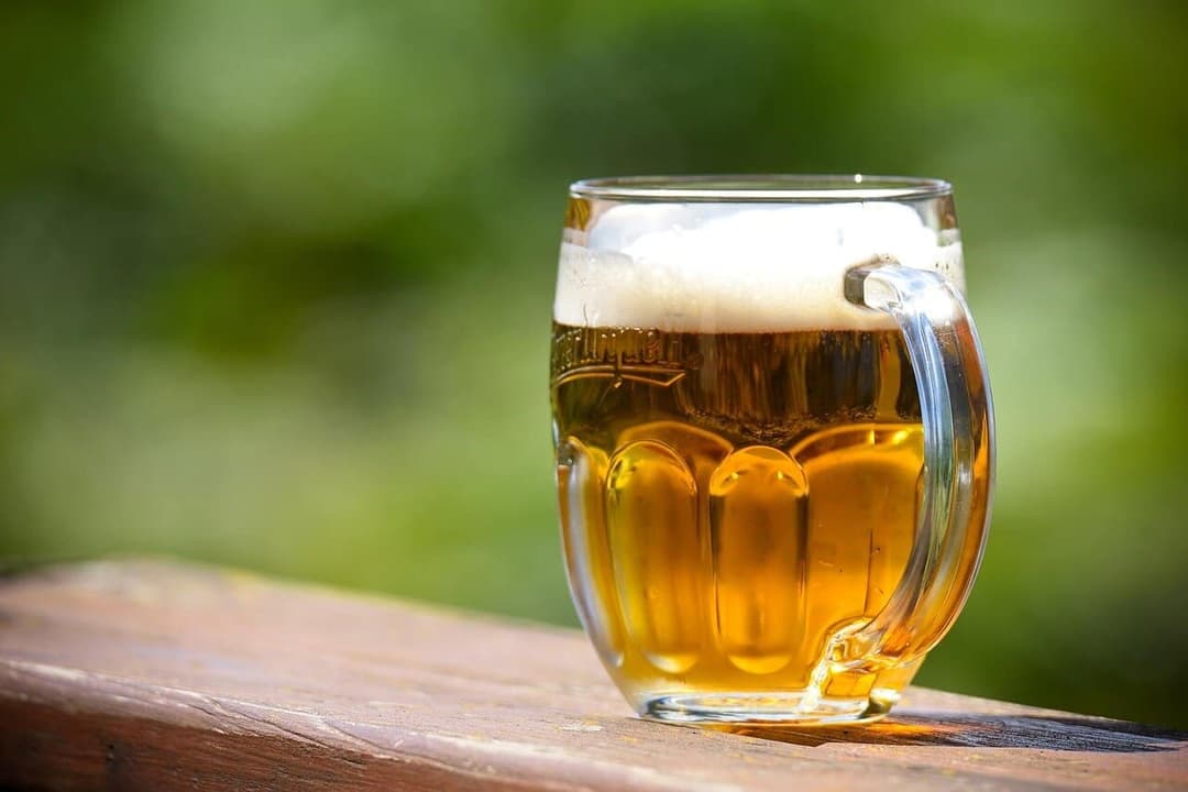 Recomandările nutriționiștilor pentru o hidratare inteligentă în zilele caniculare