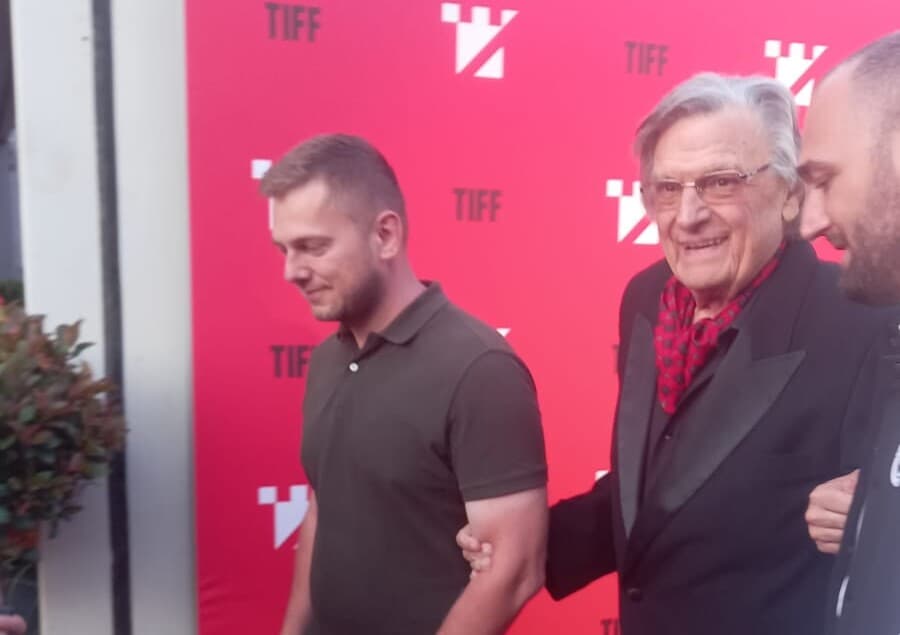  Florin Piersic onorat la gala de deschidere TIFF.24, Cluj-Napoca - Omagiu special în Piața Unirii