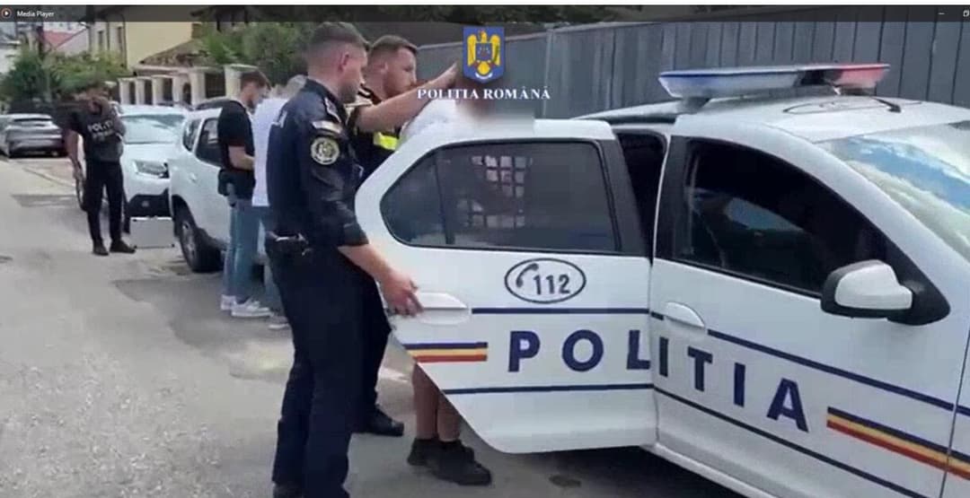 Doi bărbați arestați la Cluj pentru încercarea de falsificare a unui abonament mobil