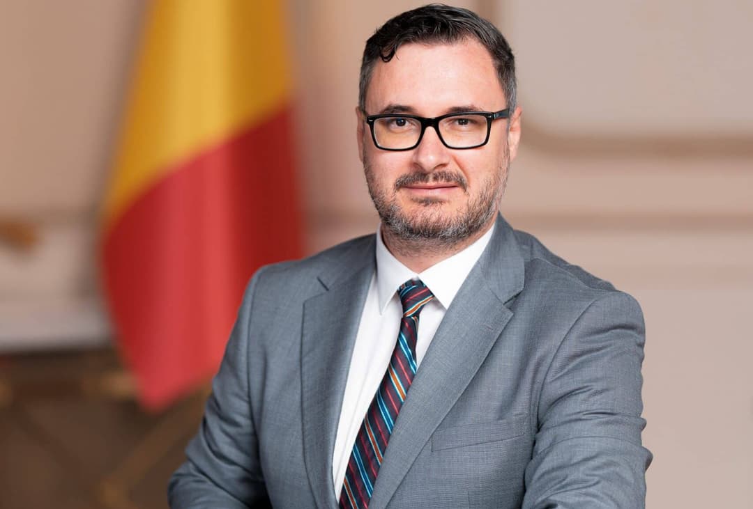 CCR favorizează privilegiații, în timp ce românii suportă tăieri – un verdict descalificant