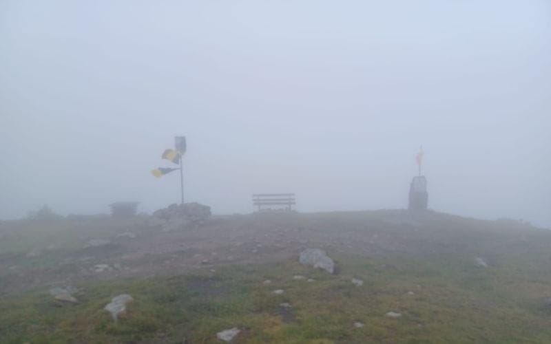 Containerelor modulare temporare pentru meteorologii de la Vlădeasa, după incendiu. Accent pe reconstruirea stației și ajutor din partea voluntarilor.