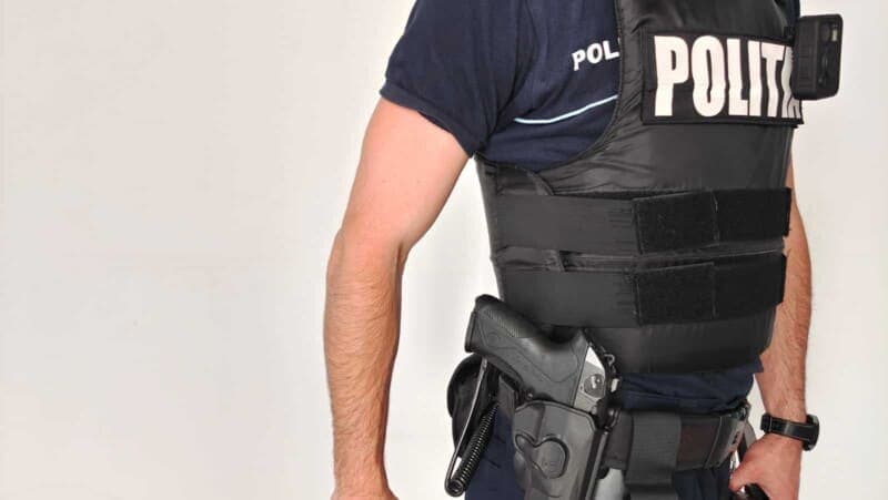 Tânăr de 19 ani din Cluj, arestat pentru vânzarea de droguri de mare risc minorilor din județ