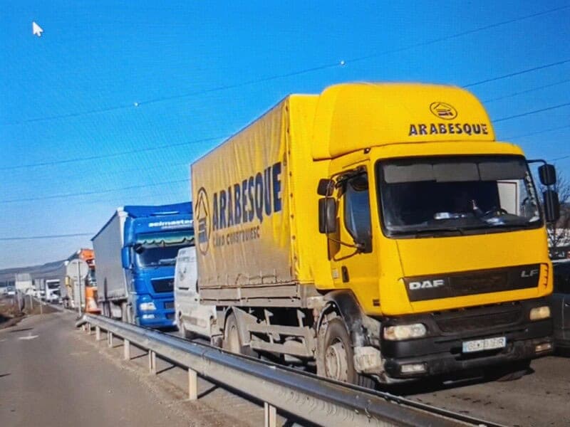  Infotrafic: Interdicții pentru Camioane Mari pe Drumurile Spre Munte și Mare în Minivacanța de 1 Mai