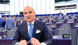  Ciucă Voia să Renunțe la Prezidențiale Daca Ciolacu Nu Candida - Detalii Exclusive!