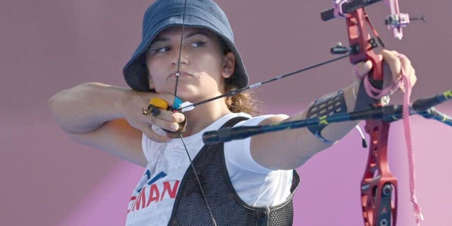 Mădălina Amăistroaie Strălucește cu Aur la European Grand Prix Antalya în Tir cu Arcul! Cade-n genunchi Elif Gokkır în Finala Olympic Archery. Află povestea de succes a sportivei clujene!