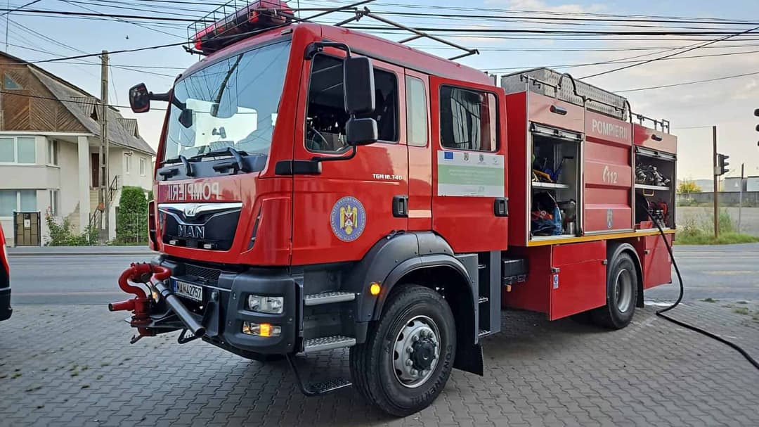  Incendiu Major la TIR pe Strada 1 Mai, Stins cu Succes de Pompieri