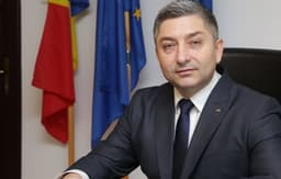  Alin Tișe: Spectacolul Dezastruos al Alegerilor - Când Logica Politică Eclipsată Devine Comedie Absurdă