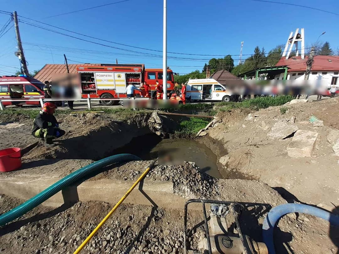  Doi copii și-au pierdut viața după ce s-au înecat într-un fost canal. Medicii confirma decesul
