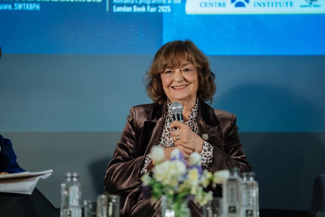  La 83 de ani, încăpățânarea de a exprima inexprimabilul prin poezie - un dialog fascinant despre creativitate și inspirație