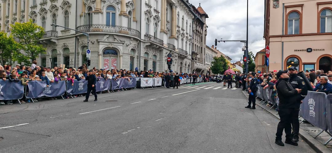  Spectacol vibrant la Parada Zilelor Clujului cu muzică, culoare și energie debordantă! VIDEO FOTO