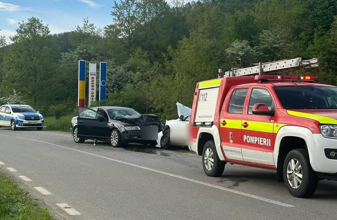  Impact la Recea Cristur - Doi Răniți și Două Autoturisme Implicate în Accident. Află Detalii!