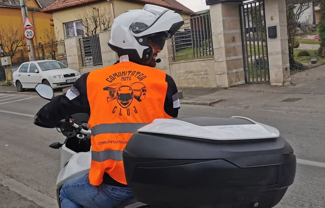 Motocicliștii din Cluj-Napoca livrează apă pentru cei afectați de întreruperile de la 20-23 mai 2025!