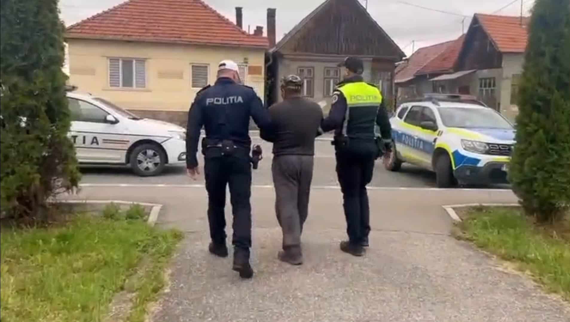 Bărbat din Cluj prins fără permis, conducând o mașină cu număr fals și documente expirate în Văleni, reținut de polițiști