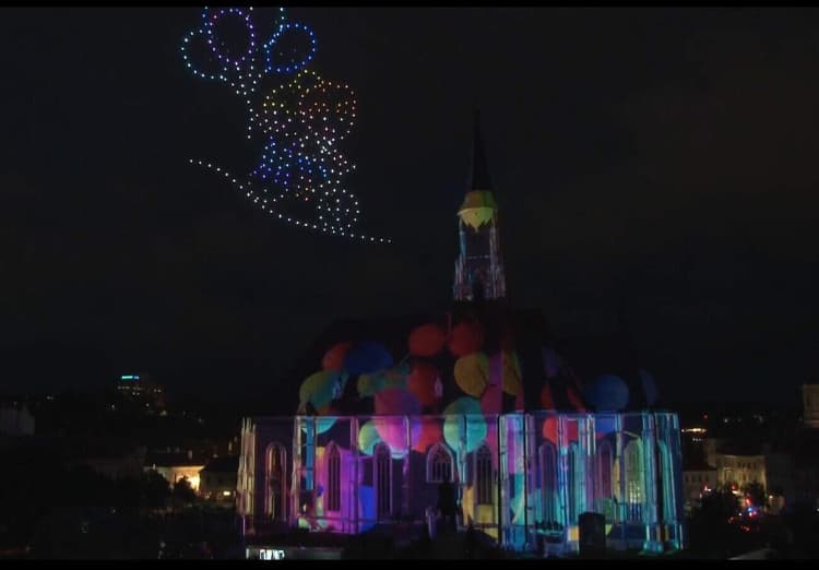  Magia dronelor, laserelor și video mapping-ului cucerește Piața Unirii la Zilele Clujului!