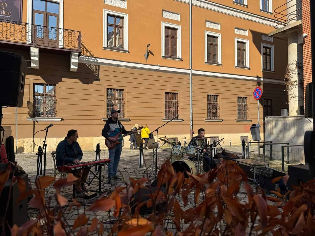  Concert Live în Piața Muzeului