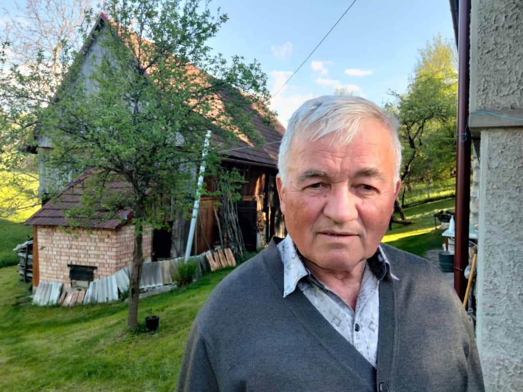 VIDEO. FOTO. Clujeanul care a pus geamuri la toată România - Povestea unui tezaur viu din Cluj