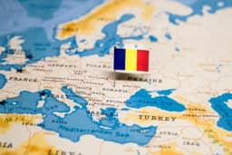  Creștere lentă până în 2025, inflație și dobânzi în atenția băncilor centrale