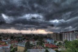  Avertizări de ploi torențiale și vreme rece în sudul, centrul și estul României - Cod Galben și Cod Portocaliu emise