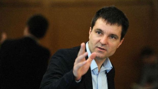  Alegătorii României preferă dialogul în fața urii în alegerile prezidențiale cruciale