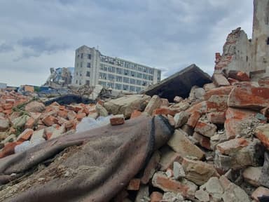  Demolarea Fabricii Dâmbovița Pregătește Locul pentru Un Nou Proiect Vastint, Asemănător IKEA, în Sectoarele Imobiliare și Comerciale