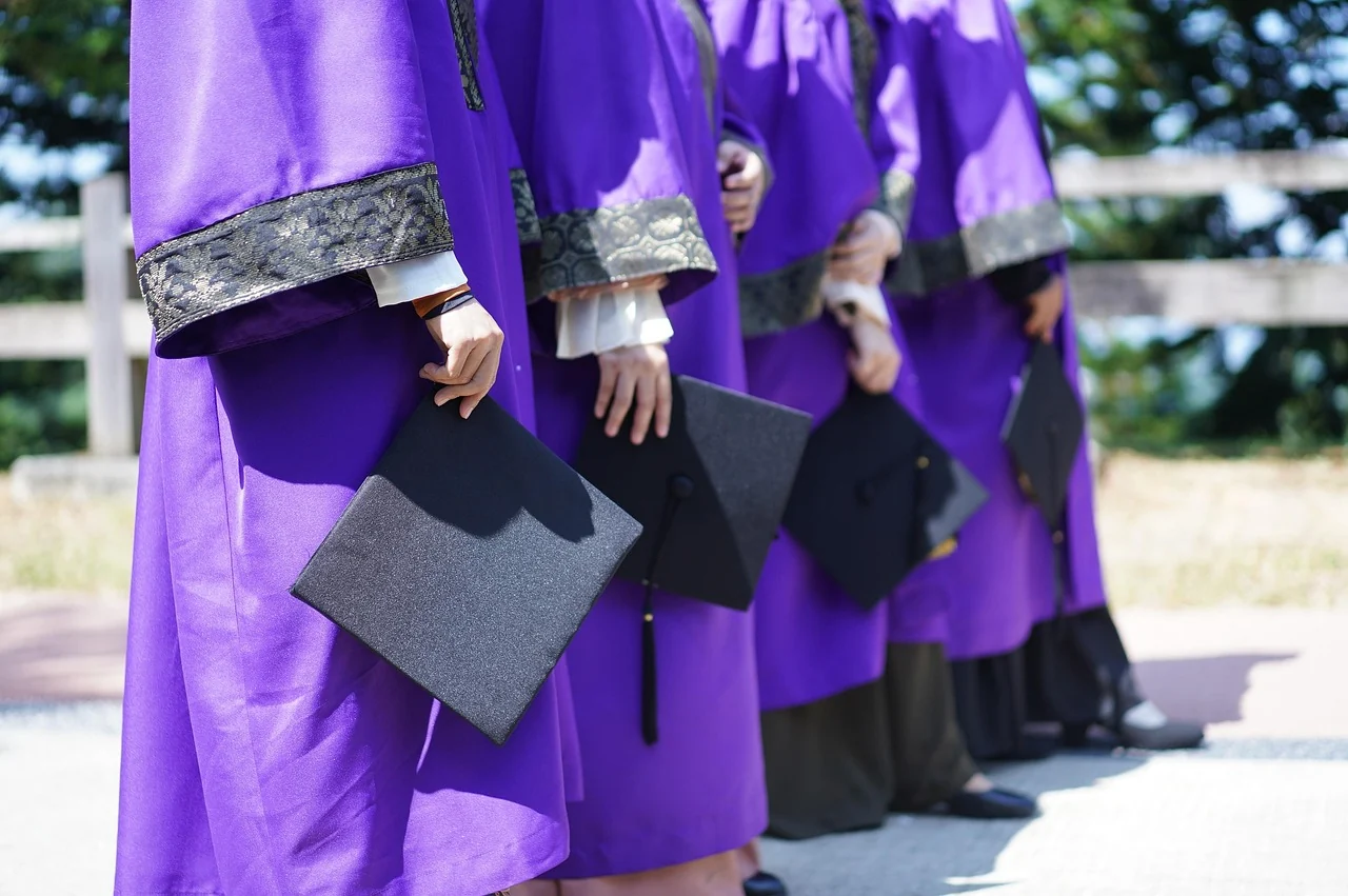 Admiterea la facultate 2026 a început deja în unele centre universitare, pe fondul avertismentelor HR